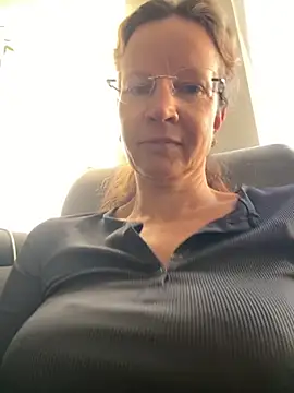 AnnikaRose online show from 09/29/25, 06:07