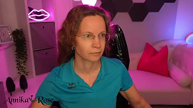 AnnikaRose online show from 02/21/26, 04:08