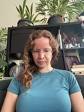 AnnikaRose online show from 03/11/26, 06:52