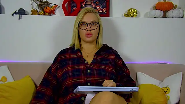 MariaNeumann online show from 11/02/25, 06:32