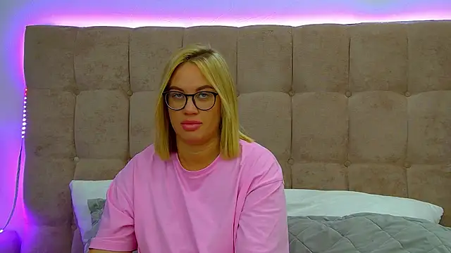 MariaNeumann online show from 11/12/25, 06:36