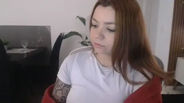 Snapshot of HotRuiva chatting on 10/03/25, 04:37 HotRuiva online show from 10/03/25, 04:37