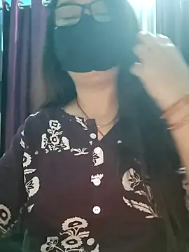 Aishwaryaa 69 online show from 11/25/25, 02:55