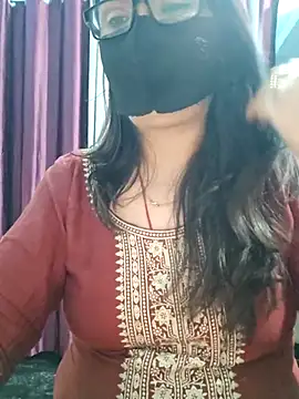 Aishwaryaa 69 online show from 12/18/25, 01:06