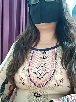 Aishwaryaa 69 online show from 04/11/26, 11:25