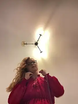 Chloe Richardson online show from 01/31/25, 01:56