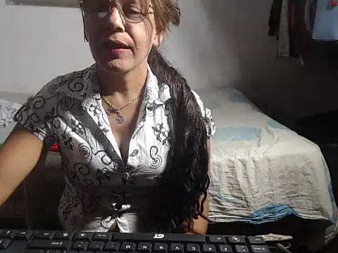 Horney-Blonde online show from 01/03/25, 10:51