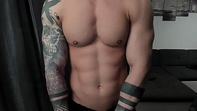 Snapshot of Richarddarell1 chatting on 03/05/25, 06:44 Richarddarell1 online show from 03/05/25, 06:44