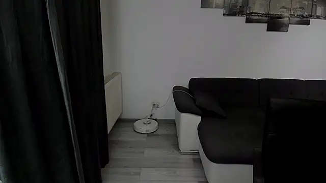 Snapshot of Richarddarell1 chatting on 11/18/25, 05:56 Richarddarell1 online show from 11/18/25, 05:56