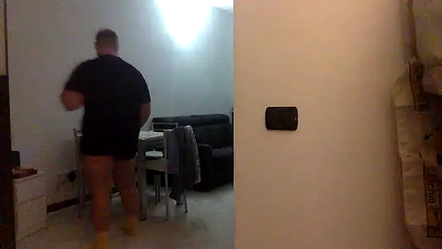 Snapshot of Gladiator_3 chatting on 02/02/25, 04:11 Gladiator 3 online show from 02/02/25, 04:11