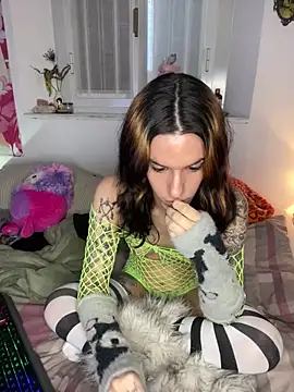 giuli zerozero online show from 01/06/25, 02:47