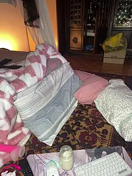 giuli zerozero online show from 10/08/25, 08:39