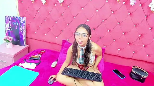 Snapshot of ValerySweety chatting on 03/01/25, 03:10 ValerySweety online show from 03/01/25, 03:10