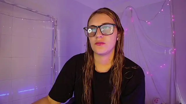 Giia paiige18 online show from 11/20/25, 01:33