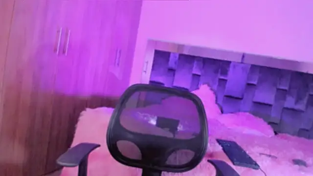 Snapshot of Vianca_Chanel chatting on 01/27/25, 06:30 Vianca Chanel online show from 01/27/25, 06:30