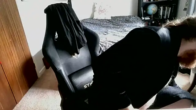 Hairy Guy30 online show from 04/13/26, 02:55