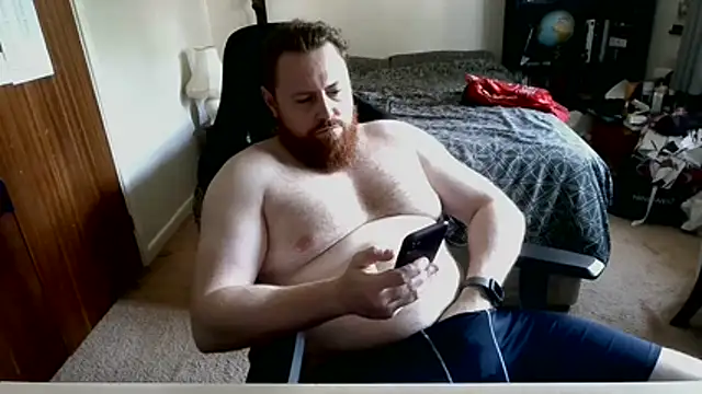 Snapshot of Hairy_Guy30 chatting on 06/23/26, 05:33 Hairy Guy30 online show from 06/23/26, 05:33