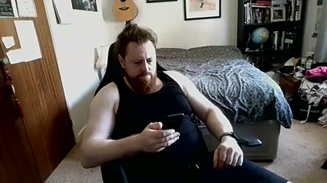 Snapshot of Hairy_Guy30 chatting on 06/26/26, 02:54 Hairy Guy30 online show from 06/26/26, 02:54