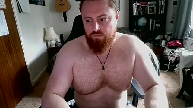 Snapshot of Hairy_Guy30 chatting on 06/27/26, 06:46 Hairy Guy30 online show from 06/27/26, 06:46