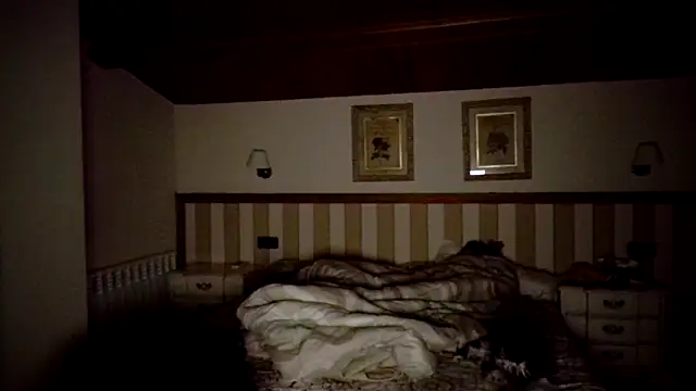 Snapshot of Rogerpere chatting on 12/19/25, 11:45 Rogerpere online show from 12/19/25, 11:45