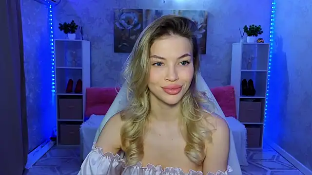 Snapshot of EmmyMills chatting on 02/11/26, 09:09 EmmyMills online show from 02/11/26, 09:09