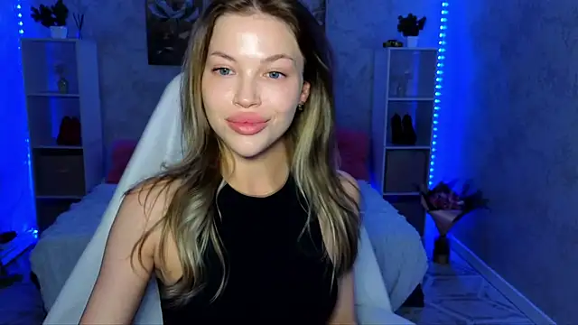 EmmyMills online show from 06/19/26, 08:56