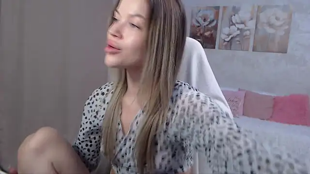 EmmyMills online show from 07/18/26, 09:07