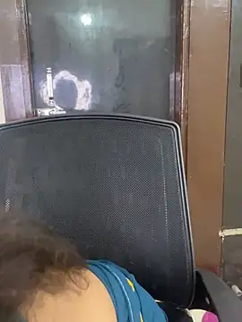 Snapshot of Cute-Russian chatting on 01/29/25, 04:47 Cute-Russian online show from 01/29/25, 04:47