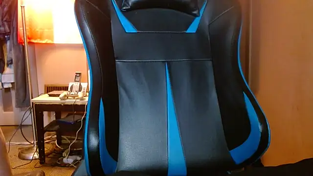 Snapshot of cosmicjones chatting on 12/25/24, 02:13 cosmicjones online show from 12/25/24, 02:13