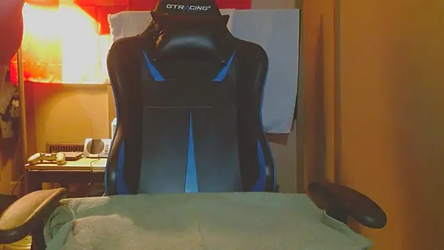 Snapshot of cosmicjones chatting on 02/18/25, 07:43 cosmicjones online show from 02/18/25, 07:43