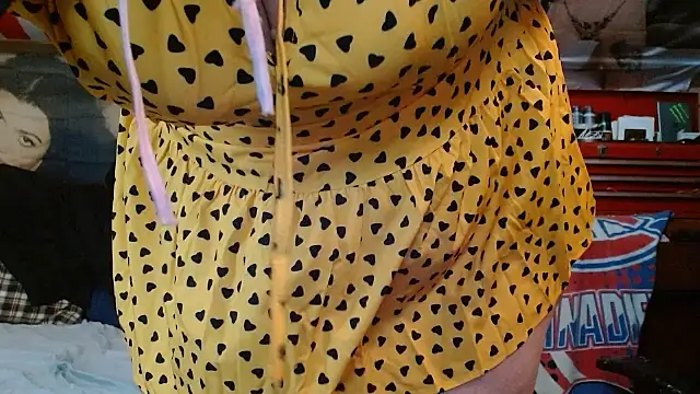 Snapshot of cosmicjones chatting on 10/13/25, 05:29 cosmicjones online show from 10/13/25, 05:29