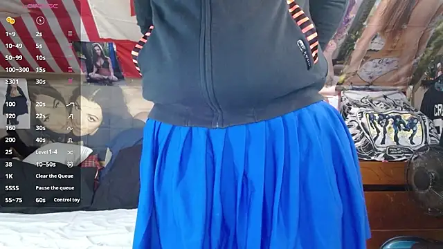 Snapshot of cosmicjones chatting on 11/04/25, 12:37 cosmicjones online show from 11/04/25, 12:37