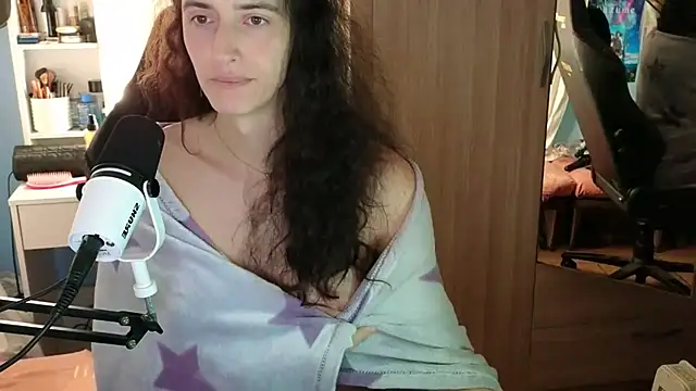 MemiKouki online show from 11/21/25, 05:44