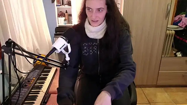 MemiKouki online show from 12/22/25, 04:37