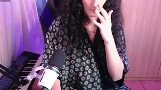 MemiKouki online show from 03/25/26, 11:33