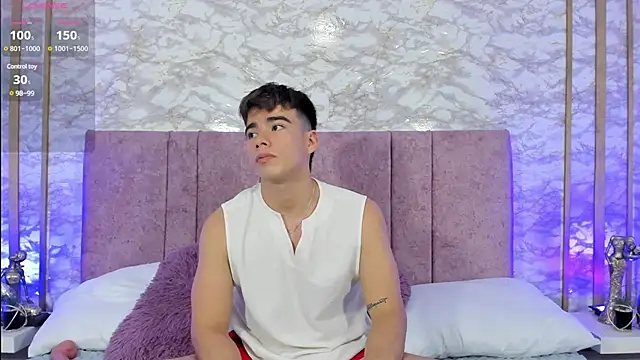 Snapshot of its_liam18 chatting on 01/18/25, 01:08 its liam18 online show from 01/18/25, 01:08