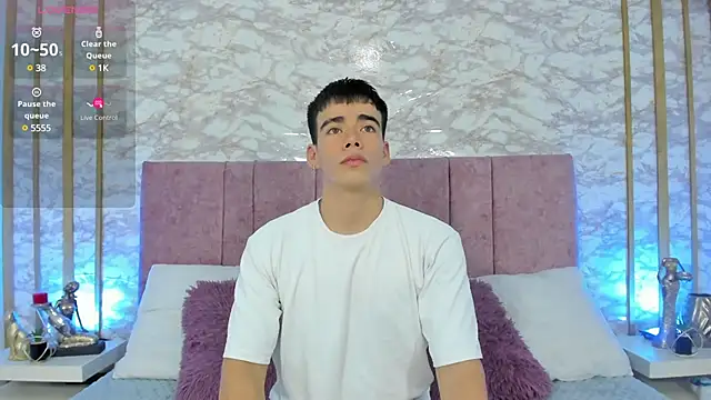 Snapshot of its_liam18 chatting on 03/12/25, 12:42 its liam18 online show from 03/12/25, 12:42