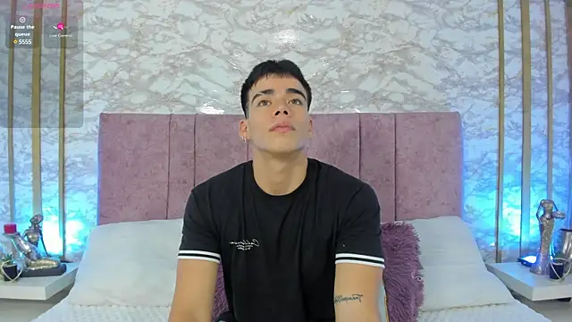 Snapshot of its_liam18 chatting on 03/15/25, 09:05 its liam18 online show from 03/15/25, 09:05