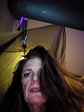 Snapshot of Avaivory chatting on 03/19/25, 06:14 Avaivory online show from 03/19/25, 06:14