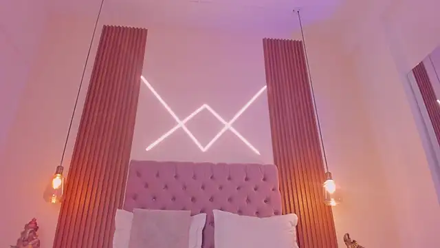 Sophia turneer online show from 04/05/26, 08:00