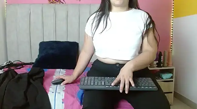 Snapshot of monickhot303av chatting on 01/17/25, 03:34 monickhot303av online show from 01/17/25, 03:34