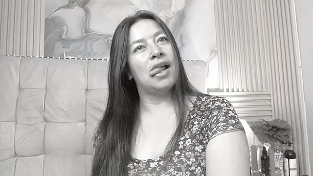 Snapshot of monickhot303av chatting on 11/07/25, 01:55 monickhot303av online show from 11/07/25, 01:55