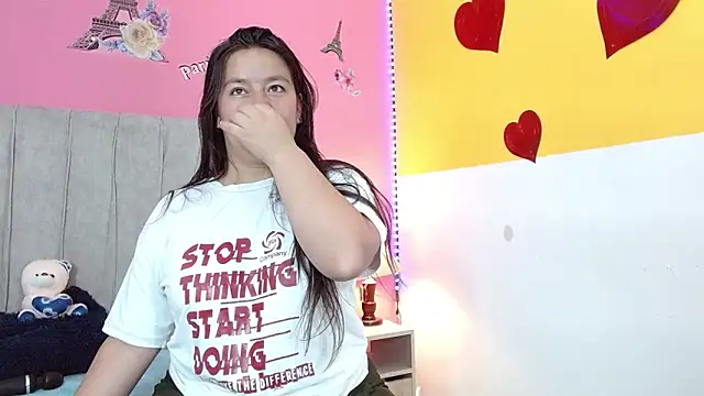 Snapshot of monickhot303av chatting on 11/19/25, 03:28 monickhot303av online show from 11/19/25, 03:28