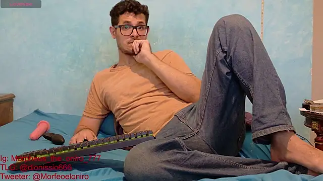 Snapshot of Morpheus-the-oniro chatting on 12/15/25, 02:32 Morpheus-the-oniro online show from 12/15/25, 02:32