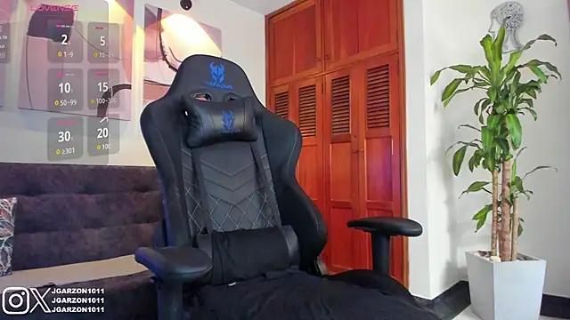 Snapshot of _joansoto chatting on 09/09/25, 02:05  joansoto online show from 09/09/25, 02:05