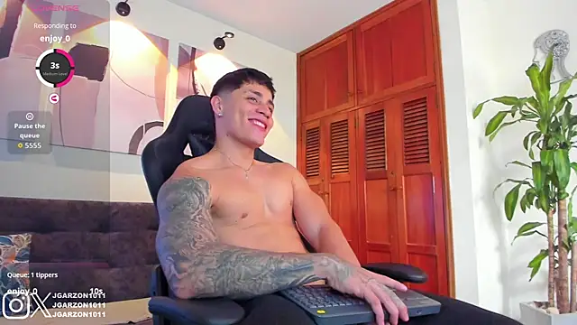 Snapshot of _joansoto chatting on 09/15/25, 02:17  joansoto online show from 09/15/25, 02:17