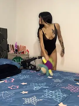 Snapshot of Abusive_cousin chatting on 02/09/25, 06:11 Abusive cousin online show from 02/09/25, 06:11