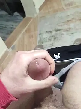 Snapshot of ssikerek23 chatting on 12/16/25, 01:10 ssikerek23 online show from 12/16/25, 01:10