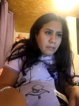 Snapshot of KasiaVenus_ chatting on 12/14/24, 04:45 KasiaVenus  online show from 12/14/24, 04:45