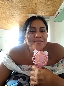 Snapshot of KasiaVenus_ chatting on 02/14/25, 03:43 KasiaVenus  online show from 02/14/25, 03:43